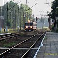 EN57-1536 wjeżdża na stację w Jastrowiu, jako pociąg przyspieszony relacji Poznań Głowny - Kołobrzeg. Jastrowie, 11.08.2007 #kolej #lato #PKP #Jastrowie