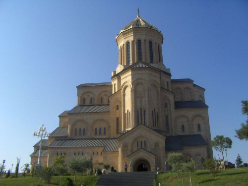 Sameba - ogromna świątynia znajdująca się w samym centrum Tbilisi.