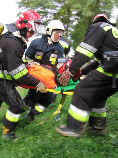 Ewakuacja rannego podczas symulawanego wypadku zbiorowego ( Wypadek Lotniczy)
Zdjęcie wykonano podczas Seminarium dotyczącego Ratownictwa Medycznego na poligonie SA PSP Kraków w miejscowości Kościelec #ĆwiczeniaIPokazy