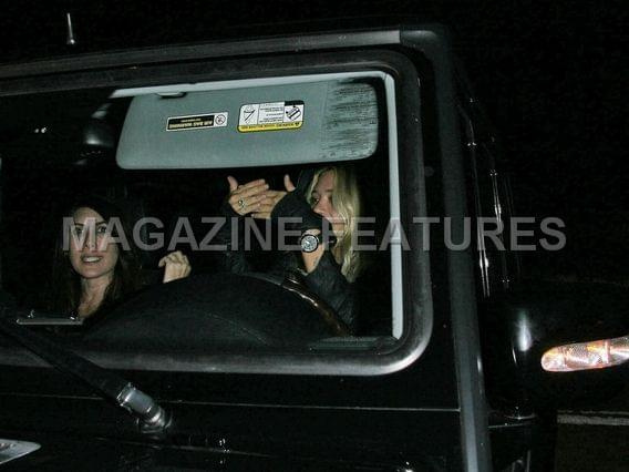 Ash leaving Chateau Marmont-paparazzi sierpień 2007