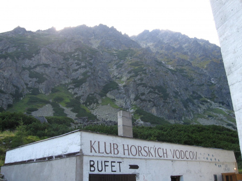 Klub przewodników górskich w Śląskim Domu. W tle masyw Gerlachu #Góry #Tatry
