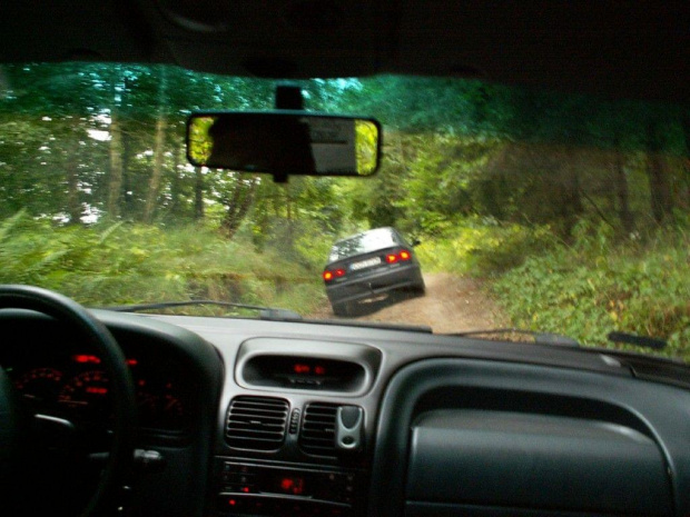 Camel Trophy to spacerek przy tej drodze