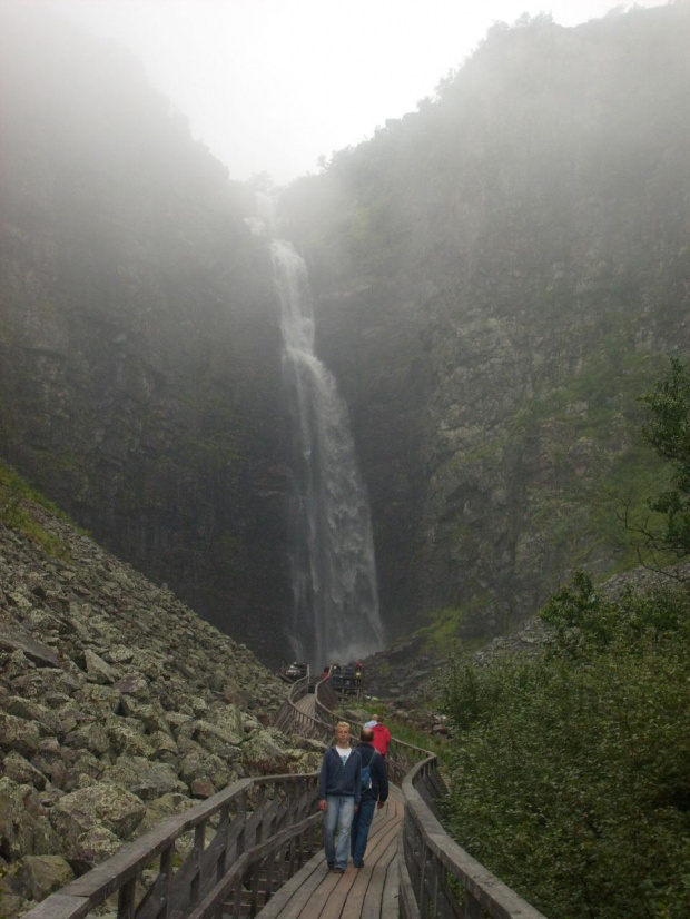 Największy wodospad w szwecji 96m