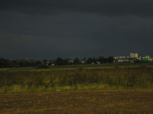 burza,ciemne chmury nad Derbami. #pogoda