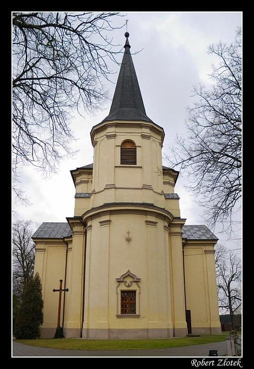 Późnobarokowy kościół parafialny pw. św. Apostołów Piotra i Pawła wzniesiony w latach 1714-1758 na miejscu wcześniejszego drewnianego kościółka. #Obrzycko #Warta #wielkopolska #kościół #ratusz