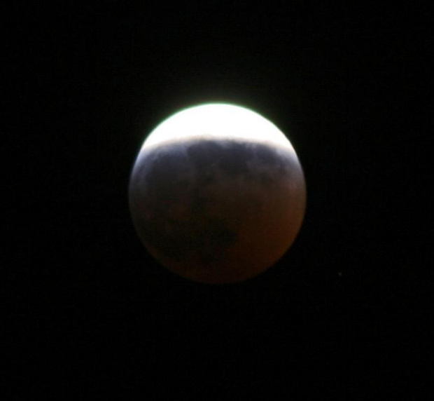 Luna, Londyn zaćmienie ksieżyca, canon D400 tamron 70-200 niestety