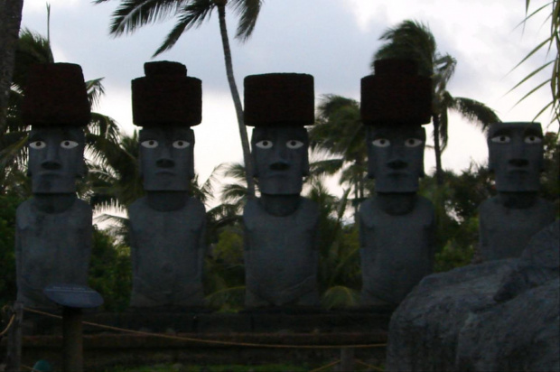 Centrum Kultury Polinezyjskiej - rada bożków (jeden kapelusz stracił) #kultura #egzotyka #taniec #rośliny