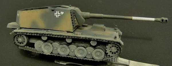 Struer Emil 1-72 Gulumik Trumpeter
www.militarymodels.republika.pl