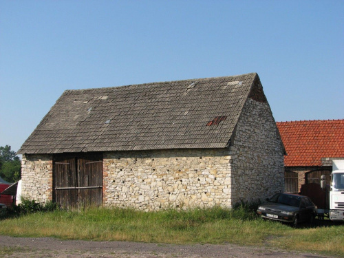 Żarki. Zespół zabytkowych stodół.