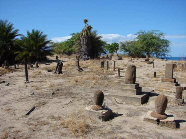 cmentarz ludnosci pochodzenia japońskiego #chmury #ocean #Maui #Hawaje #cmentarz