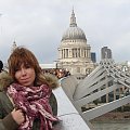 Nad Tamizą, widok z Millenium Bridge na St. Paul's Cathedral