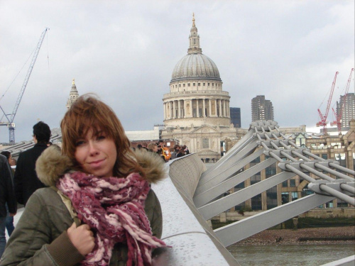 Nad Tamizą, widok z Millenium Bridge na St. Paul's Cathedral