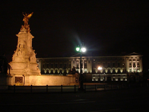 Buckingham Palace nocą