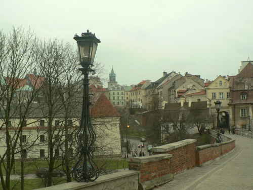 widok na starówkę z drogi prowadzącej na zamek